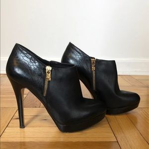 Micheal Kors Black Leather Bootie